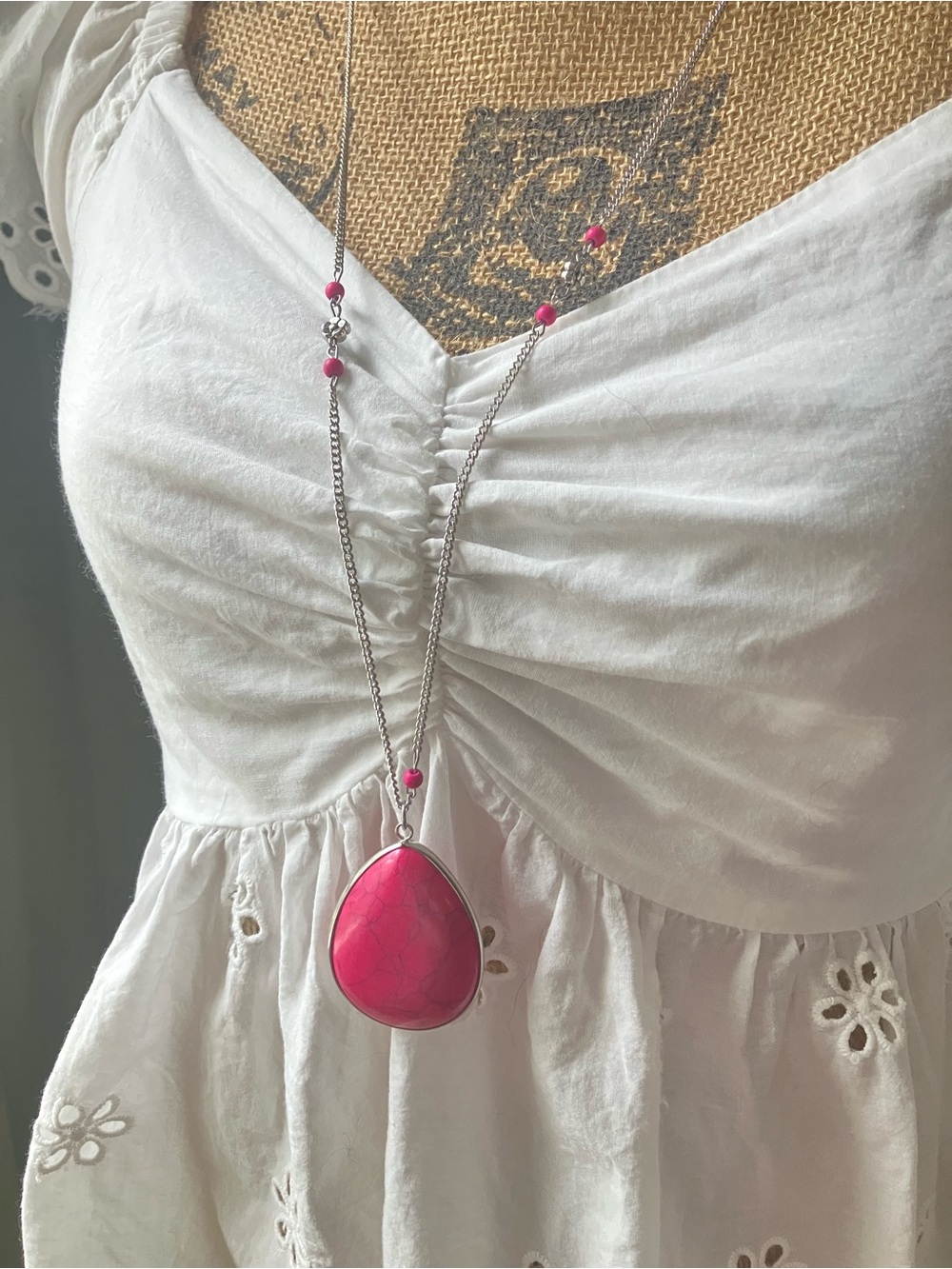 Bright pink stone pendant necklace